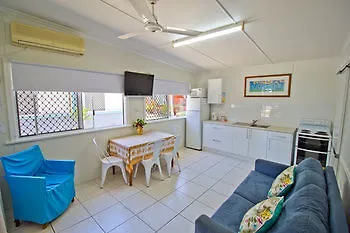 Bargara Gardens Boutique Villas 3*,