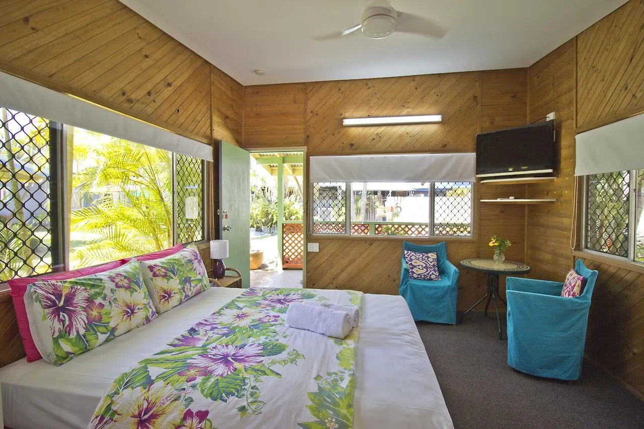 Bargara Gardens Boutique Villas 3*,