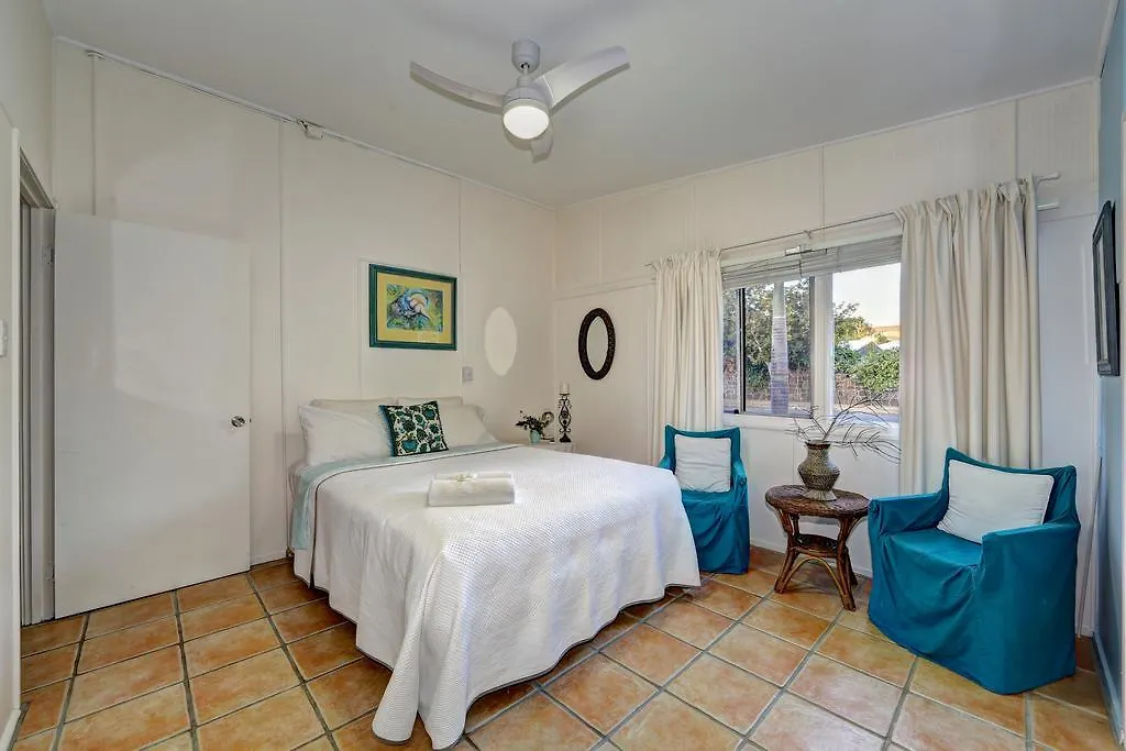 Bargara Gardens Boutique Villas 3*,